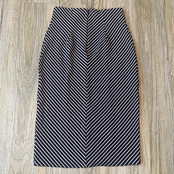 Weston Pencil Skirt - Size XS - Picture 2 of 7